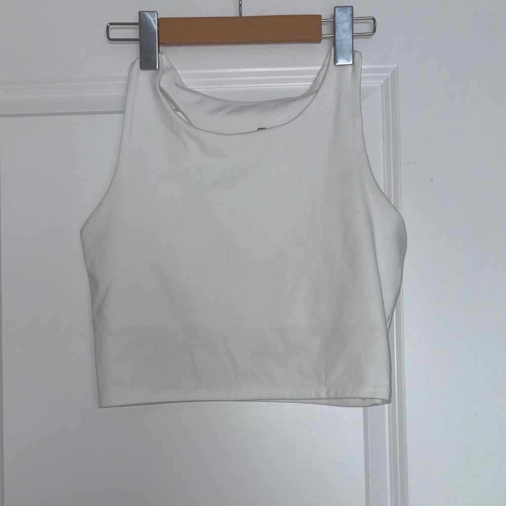 Gap Fit White Sleeveless Women's Athletic Top - Picture 2 of 4